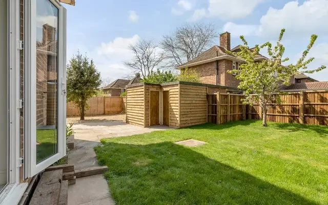 7 Bed Contractor House 0