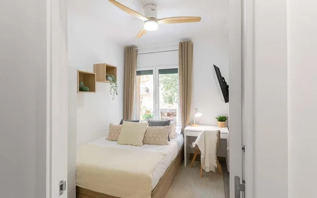 NEWLY RENOVATED AND WITH ALL NEW FURNITURE APARTMENT 0