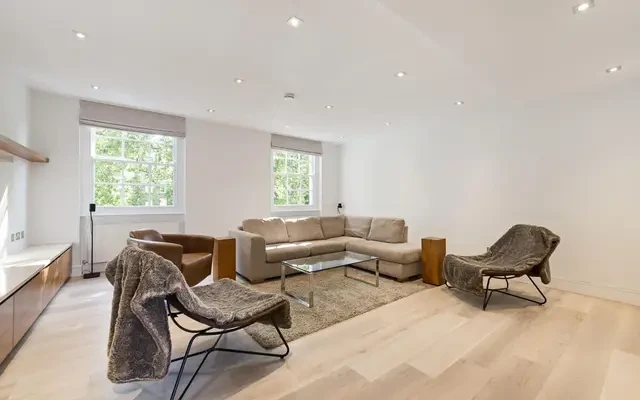 Connaught Square, London, W2. W2 2HL 0