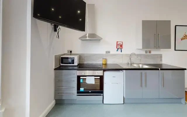 166-168 London Road 4