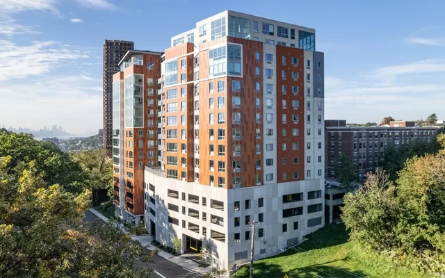 The Pinnacle - Fort Lee 1