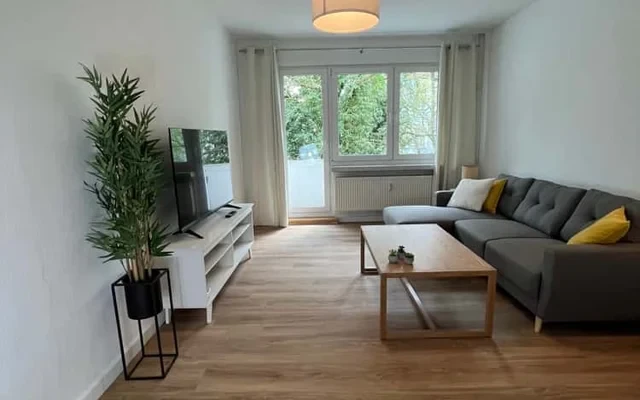 Gio: wunderbares Apartment mit drei Zimmern in unmittelbarer Naehe zur Spree 2