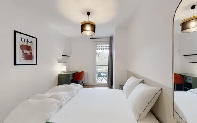 Attractive double bedroom in Grand Clément 4