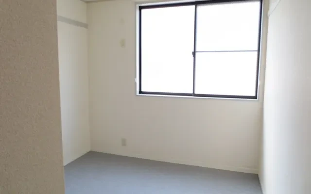 レオパレスみさき 4