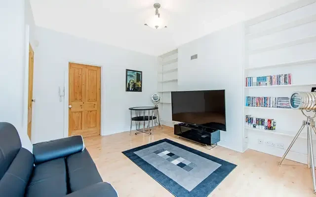 Crookham Road, Parsons Green, SW6 1