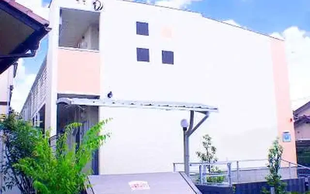 レオパレスプラム 4