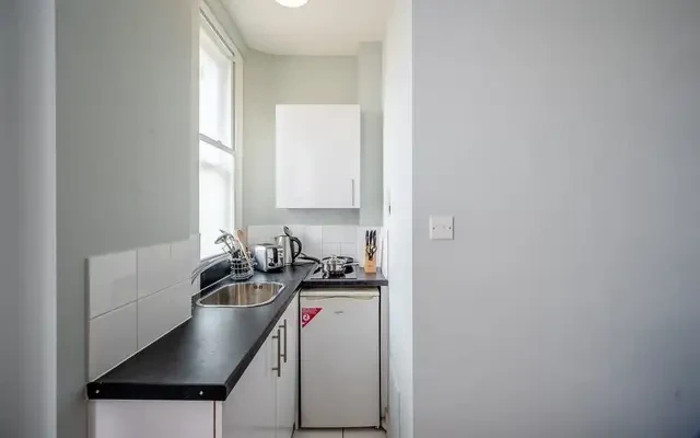 Hill Street 12268# 4