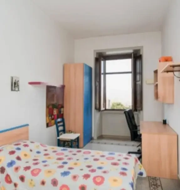 Cozy room in a bright apt close to Termini train station and La Sapienza university