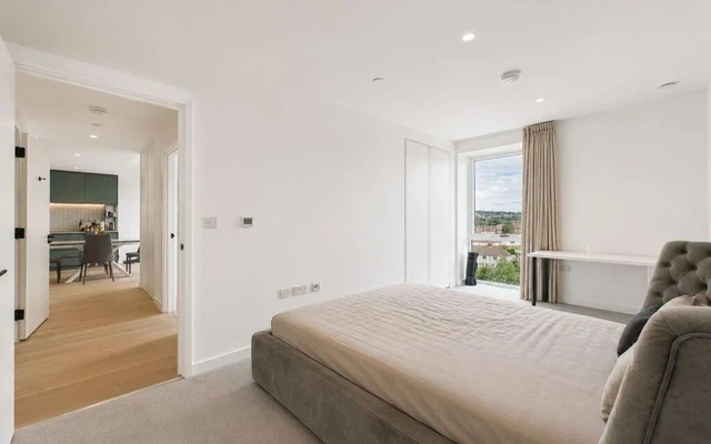 LH-20 Parkview Avenue - London student accommodation