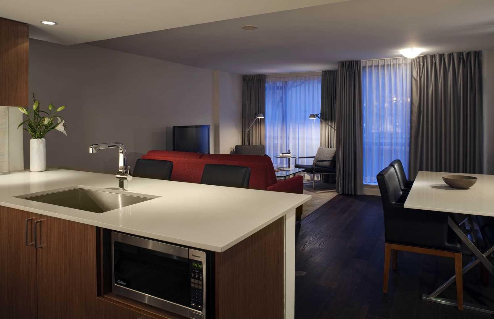 Level Hotels & Furnished Suites – Seymour 3