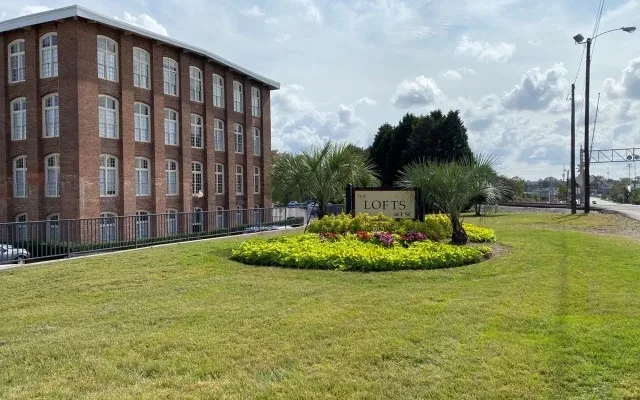 Yugo Columbia Lofts 0