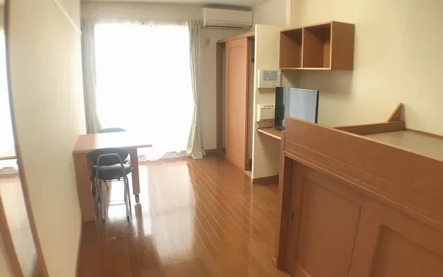 レオパレスフリーダム 4