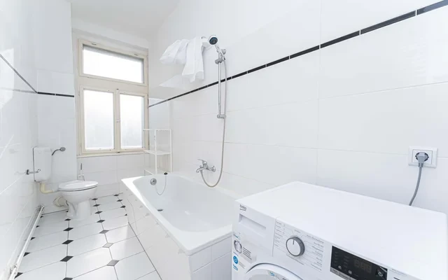 Studio Apartment 4