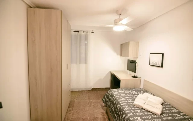 Carrer de Guillem de Castro Valencia 46007 Spain 1