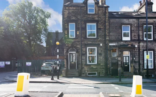 Flat 2, 1 VICTORIA ROAD 1