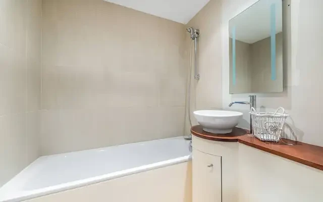 Westbourne Grove, Westbourne Grove, W11 4