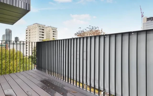 LH-Clarendon Court 4