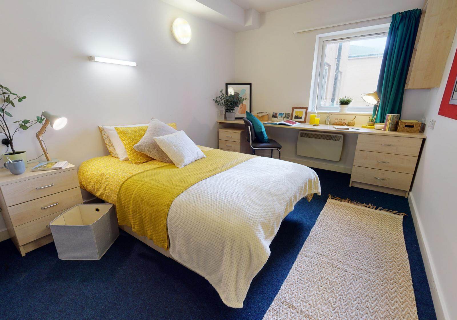 iQ Aspley House