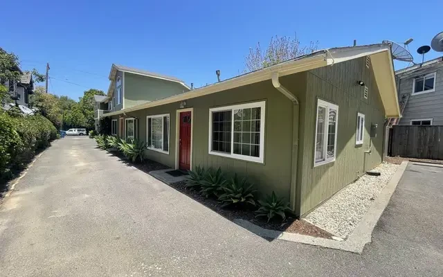 305 Ladera Street - Santa Barbara student accommodation