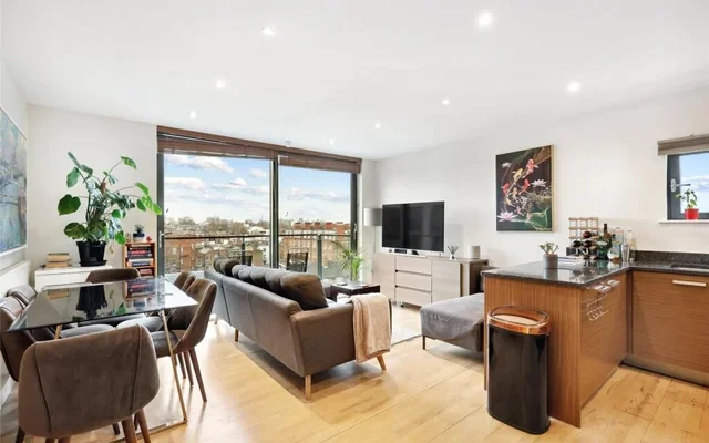 LH-Ellesmere Court 0