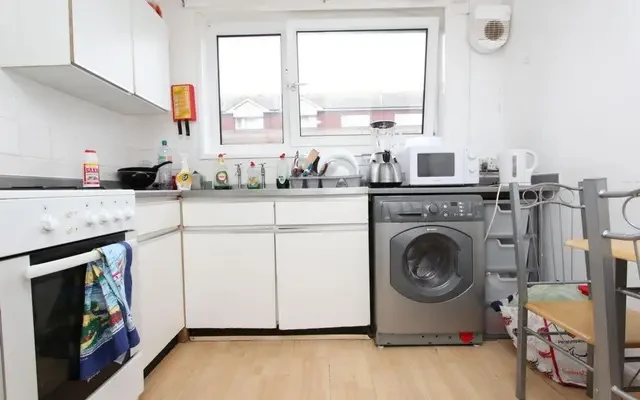 apartment near Meredith Street 3