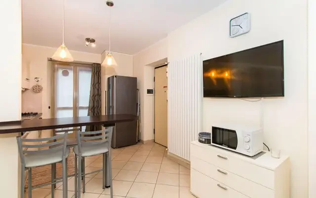studio near Via Giacinto Carena 4