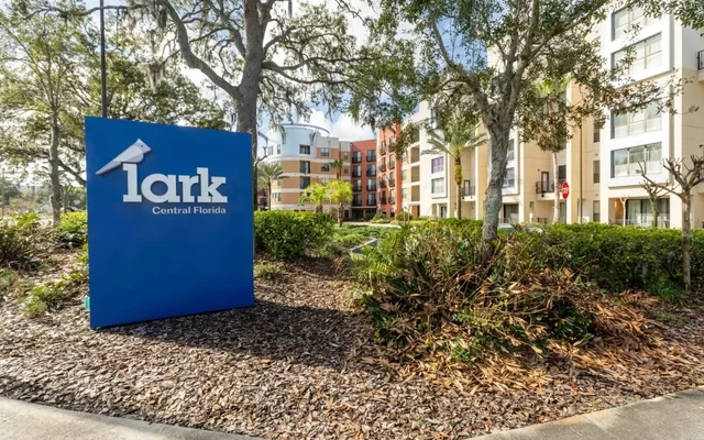 Lark Central Florida 3