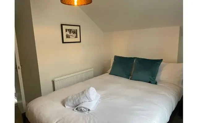 Cheltenham Road, BS6 5QX 0