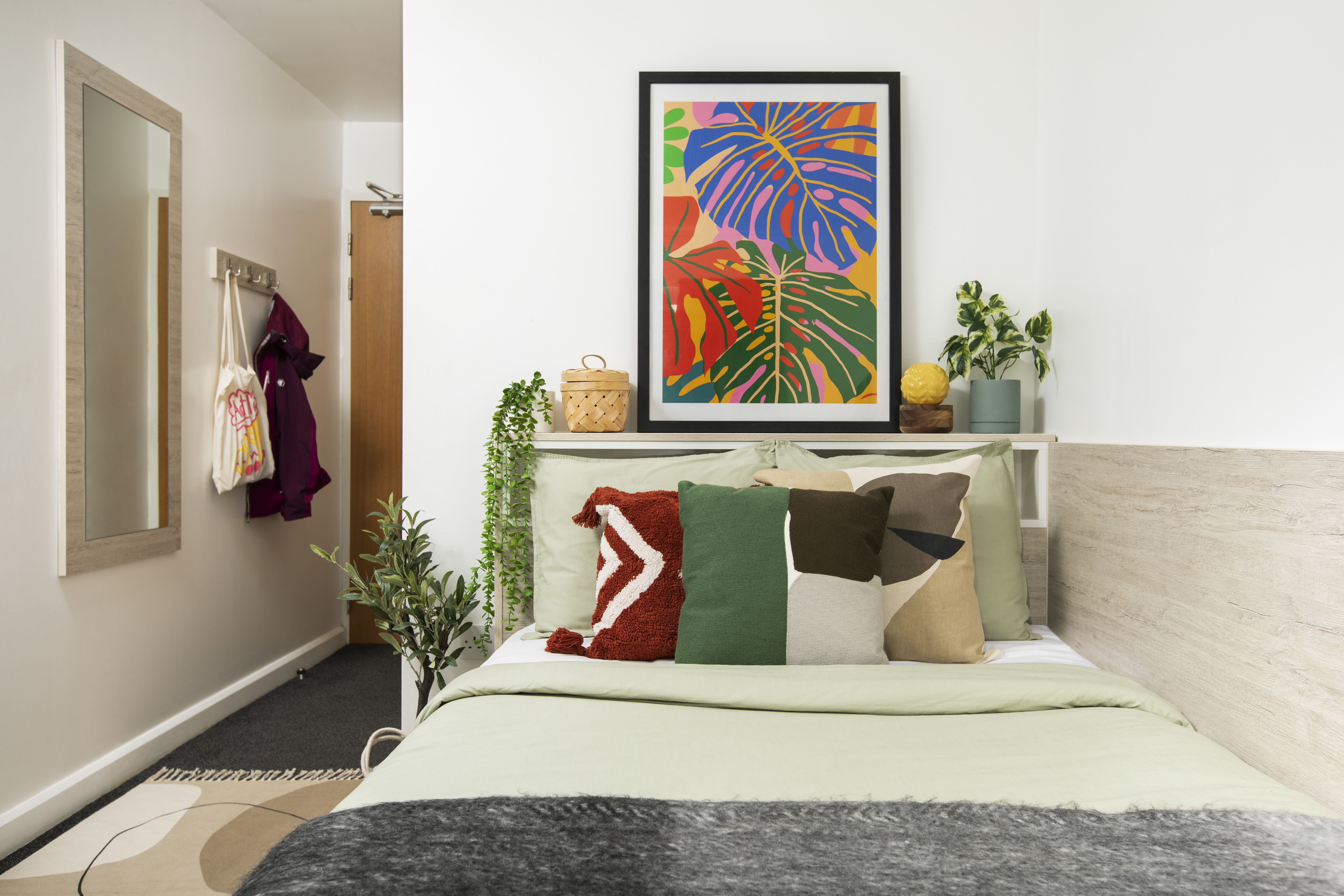 Medium Ensuite: Three Bed Flat