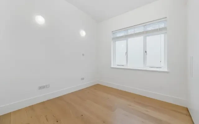 Ennismore Gardens, London, SW7 1AQ 1