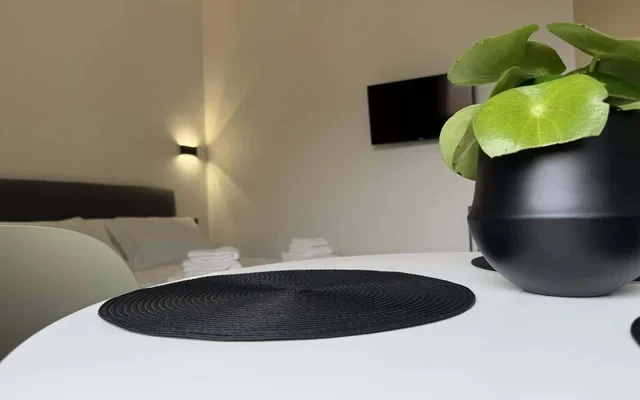 HI - 15 Como Apartment 4
