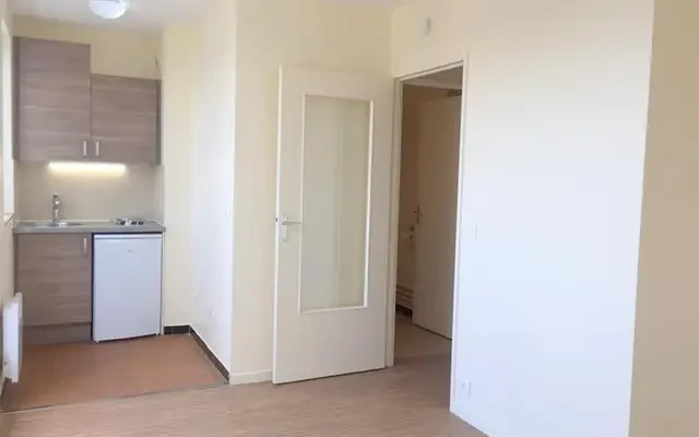 Courbevoie 92e·21m²·F1·StudioNo furniture 4