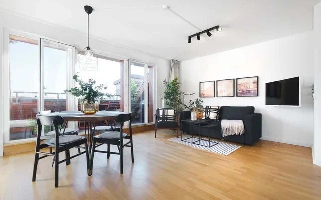 Bright 3-room Apartment with sunny balcony 0