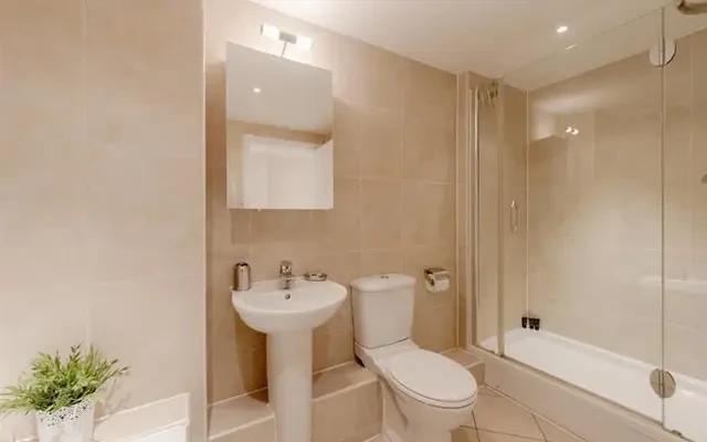 Stanley Road                         ..., SW19 8RL 4