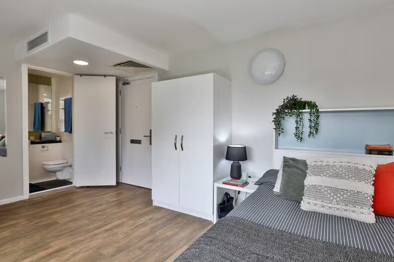 Classic Smaller Studio