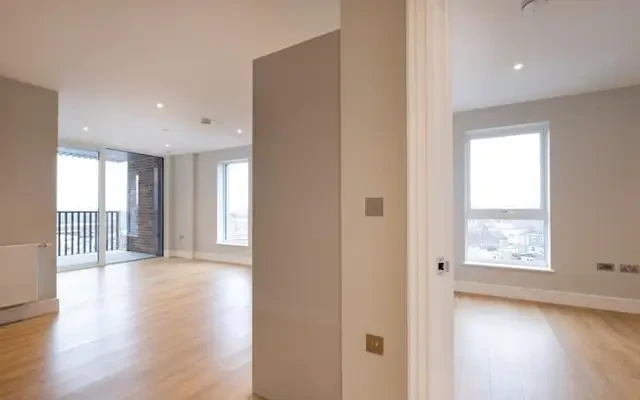 Summerstown, London, SW17 0HF 2
