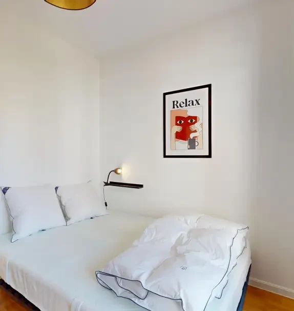 Interesting double ensuite bedroom near the Gare de Villeurbanne train station