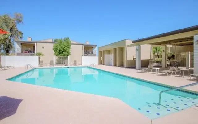 Las Brisas Apartments 2