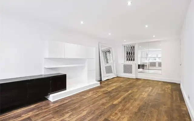 Hans Crescent 4