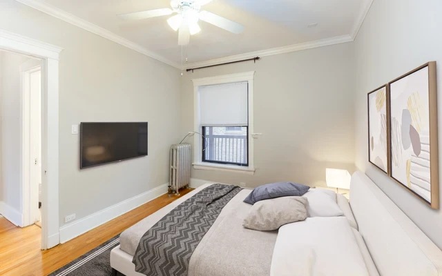 1576 oak evanston 3