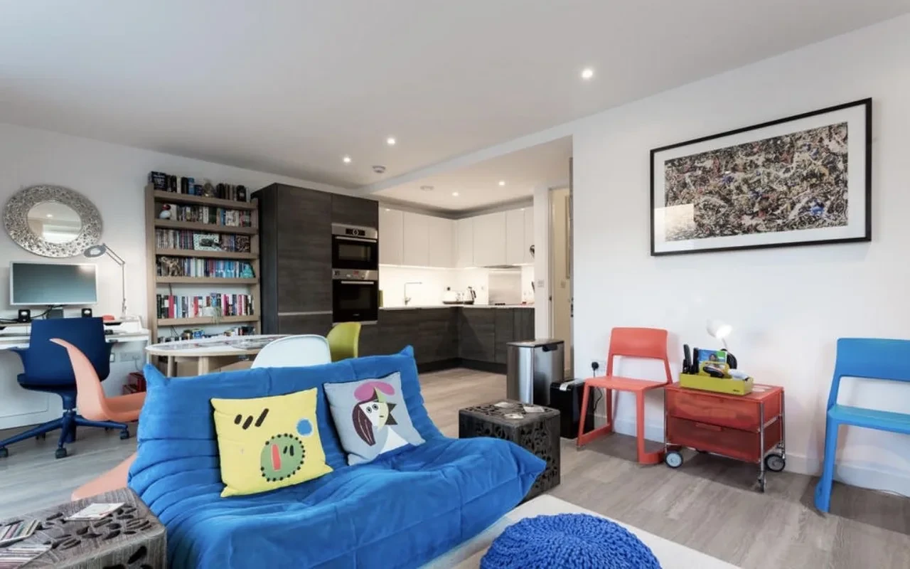 London， Mary Rose Square，2b2b次卧招女生室友 undefined