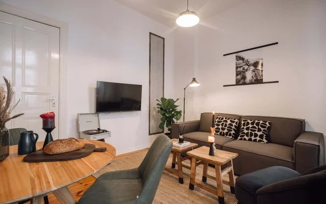 Roncal - 3 bedrooms and balcony in Friedrichshain 3