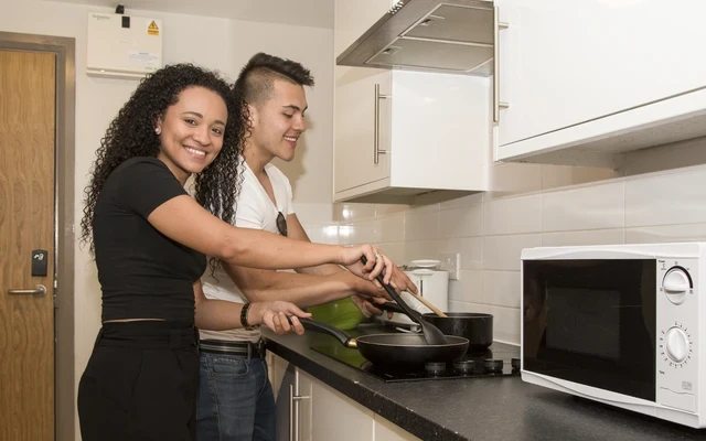 BSS Study Hotel - Brighton 2