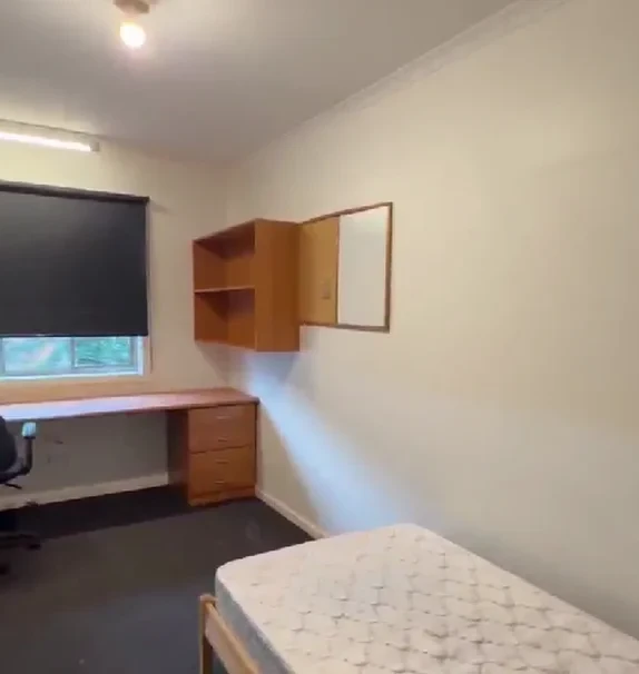 8 Uganda St, Burwood