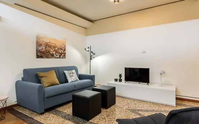 Strada Maggiore - Artemide 2