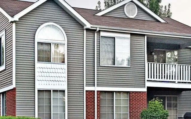 Savannah Trace Apartments 0
