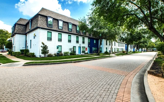 Weston Medical Center Apartments 4