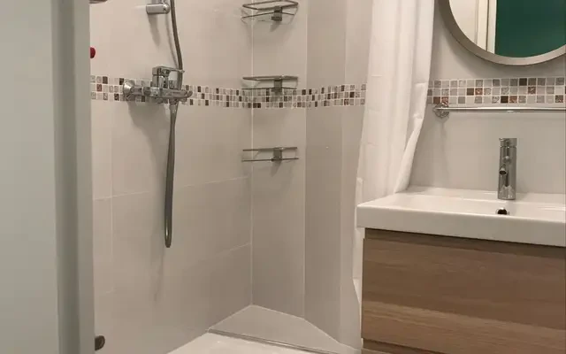 apartment near Avenue Quihou 1