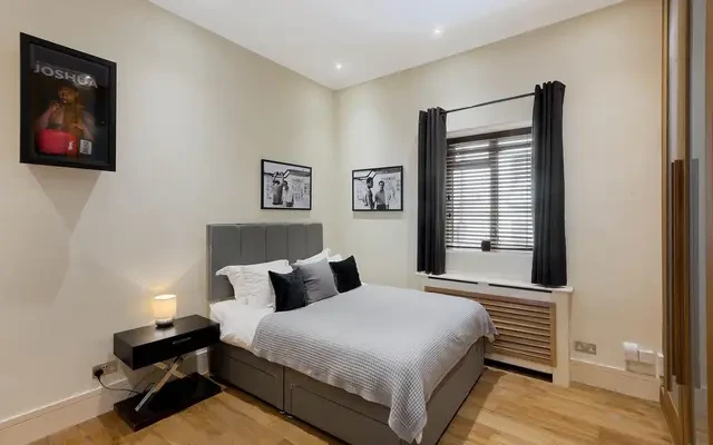 Onslow Square, Knightsbridge, London, SW7 3LS 2