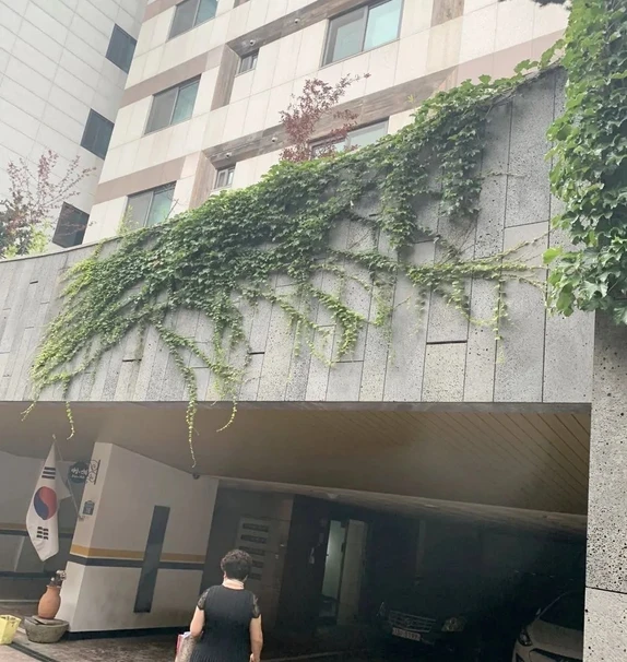 Chung-Ang No.21 Apartment